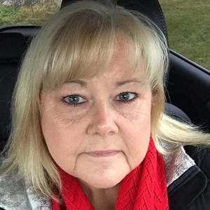 Meet your Posher, Lorrie